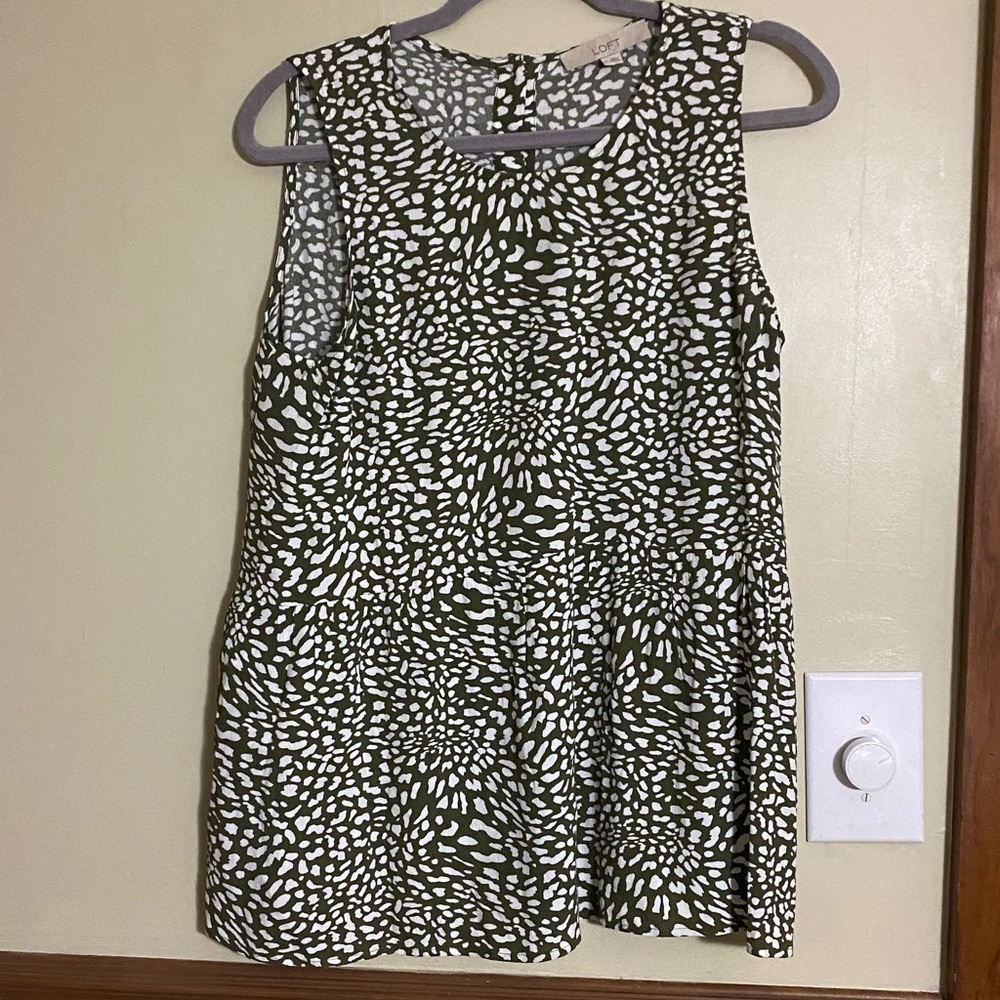 LOFT Green and White Spotted Tank Top